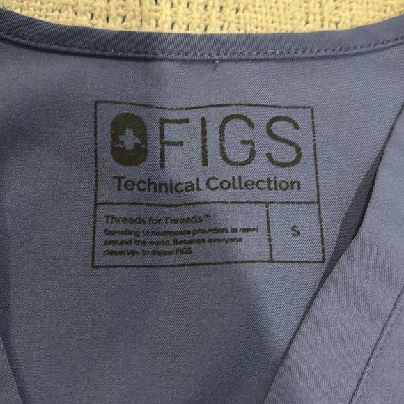 Figs Casma top in Big Sky blue, size S - Picture 3 of 5